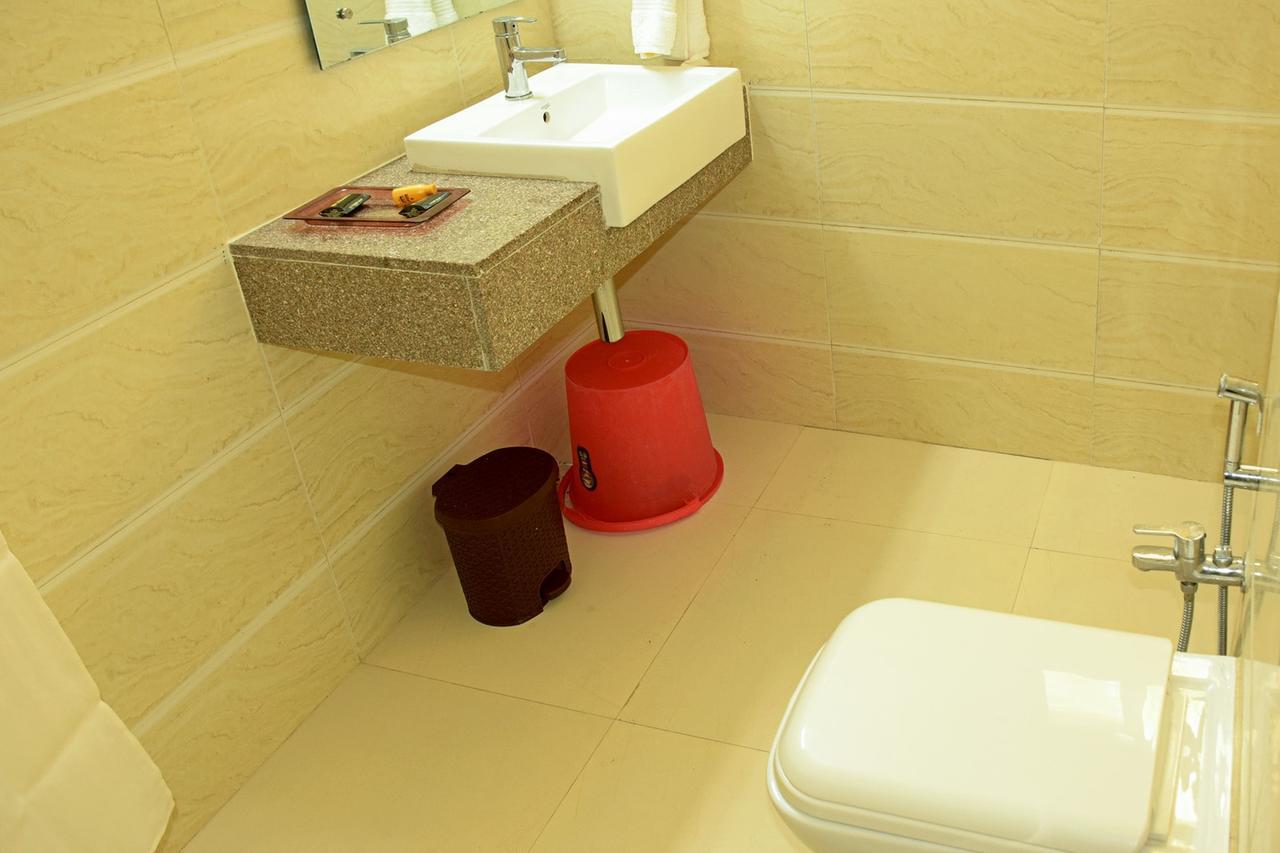 Hotel Reevanta Daman Zewnętrze zdjęcie