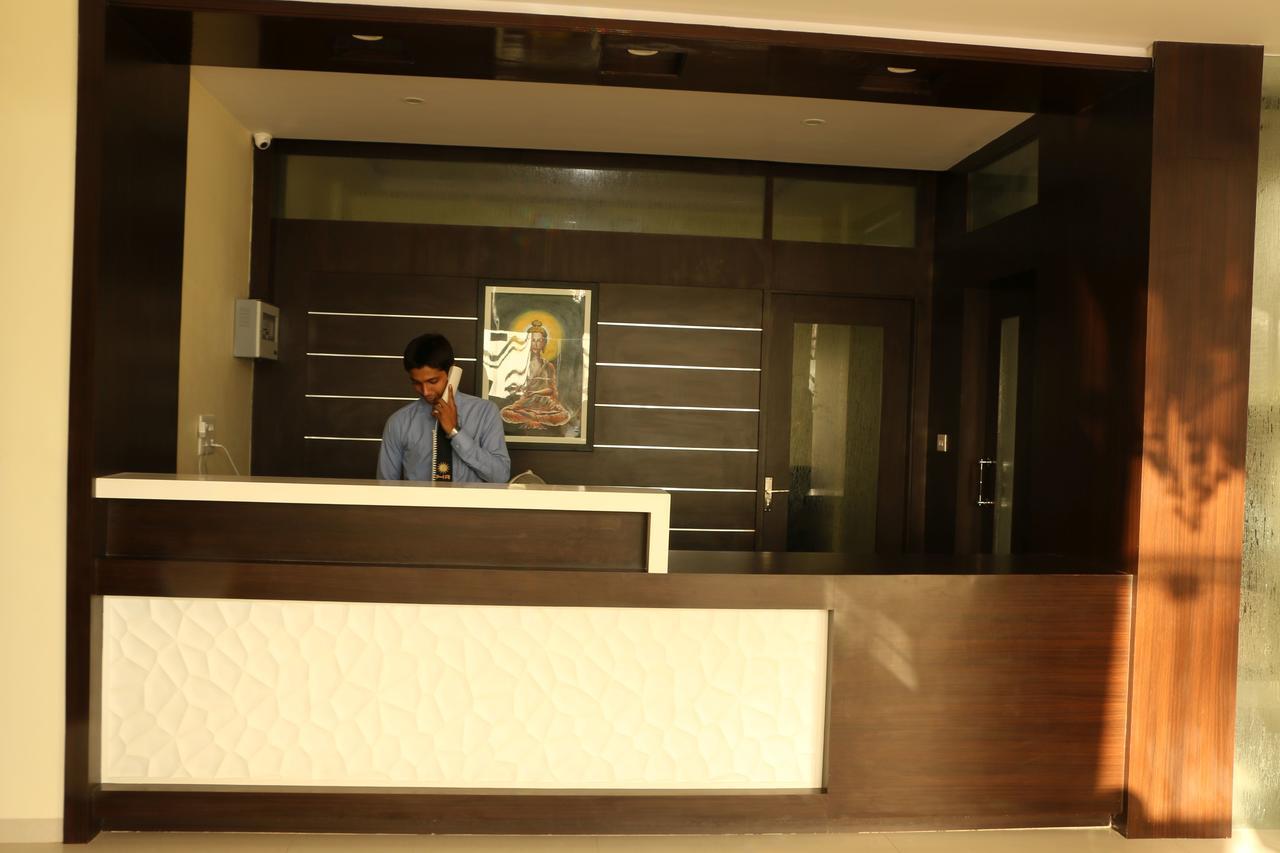 Hotel Reevanta Daman Zewnętrze zdjęcie