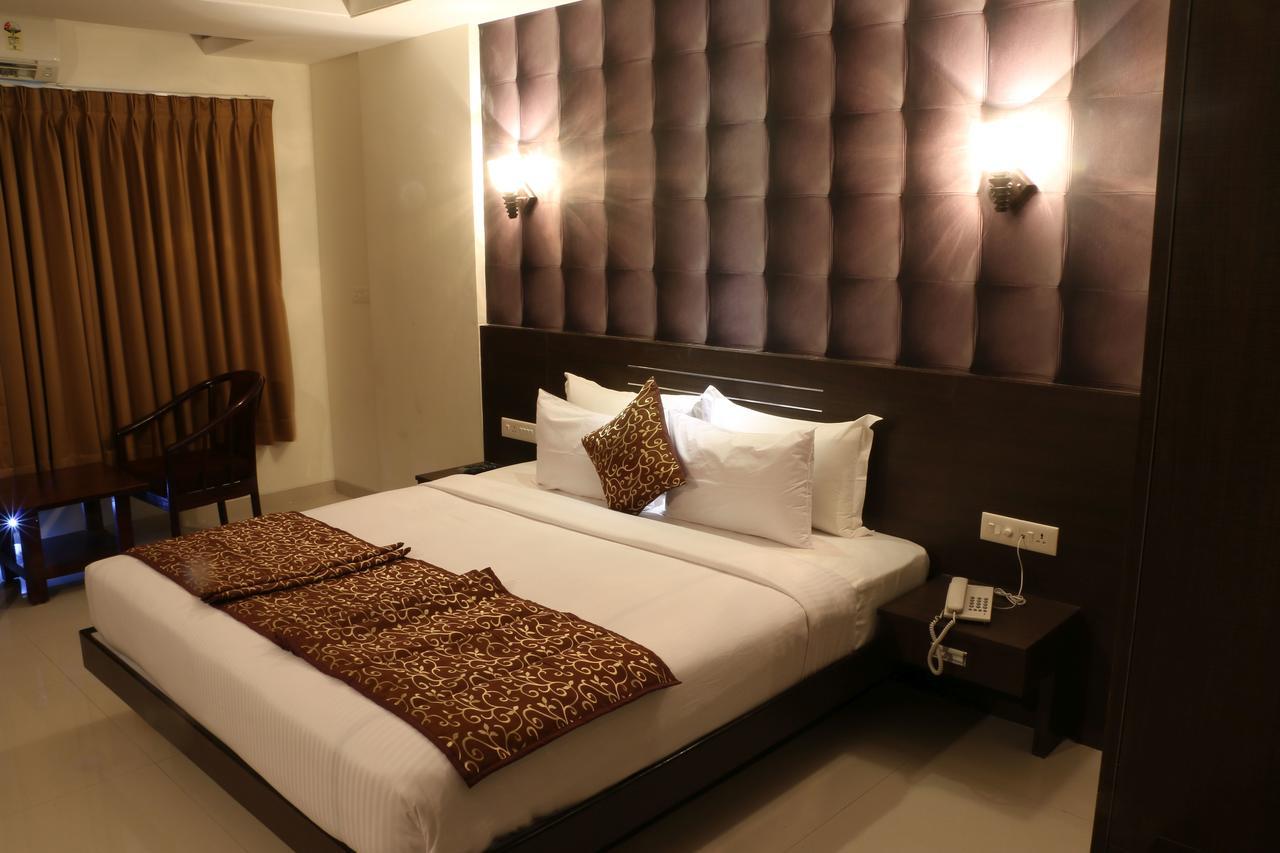 Hotel Reevanta Daman Zewnętrze zdjęcie
